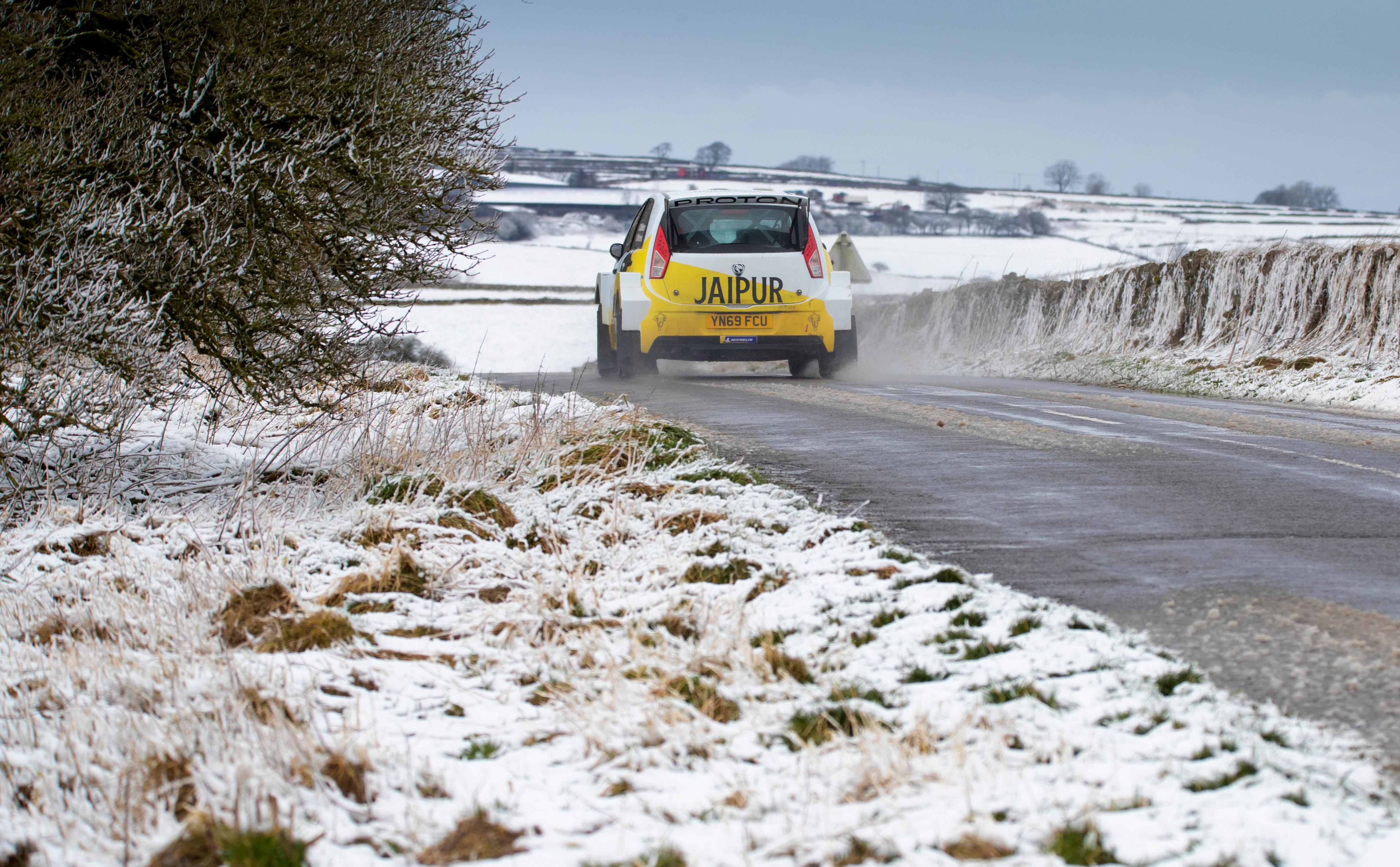 Live Updates: Traffic Delays, Icy Roads And Weather Forecast As Snow 