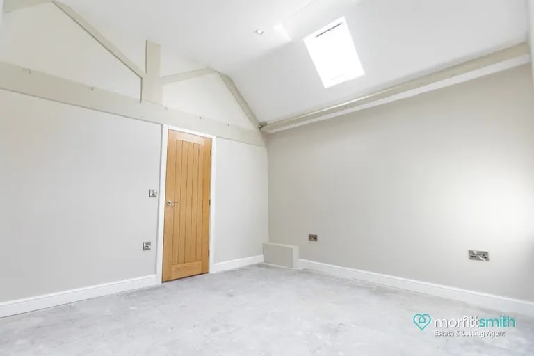 Every room in the house benefits from lovely high ceilings. (Photo courtesy of Zoopla)