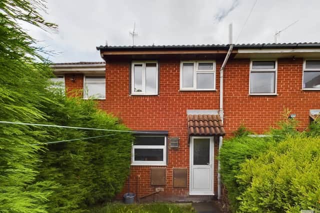 This one bedroom home has been listed for sale with a £65,000 price tag. (Photo courtesy of Zoopla)