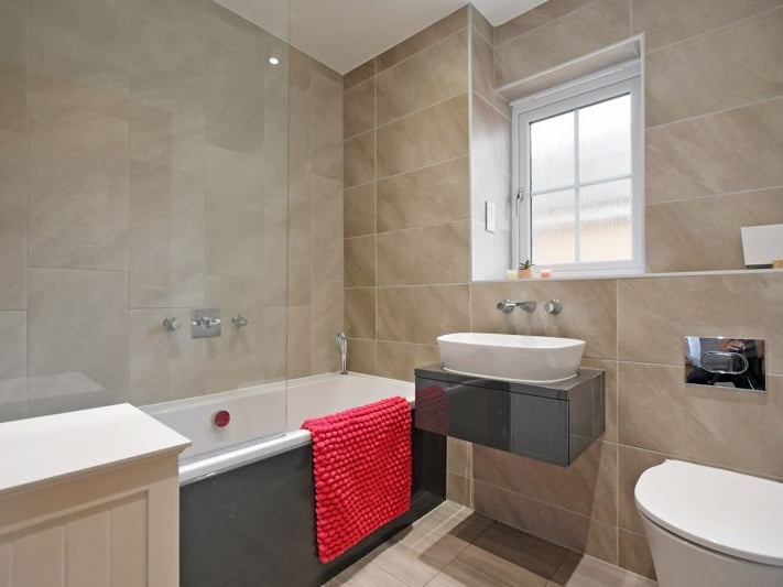 The family bathroom is found on the first floor. (Photo courtesy of Zoopla)