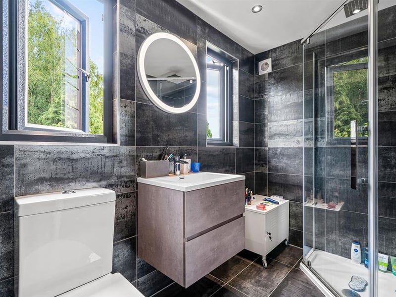 The en-suite shower room is found to the rear of the master bedroom. (Photo courtesy of Zoopla)