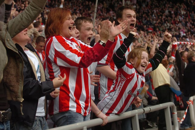 A happy day for Sunderland fans as the Black Cats edge a 3-2 win 15 years ago.