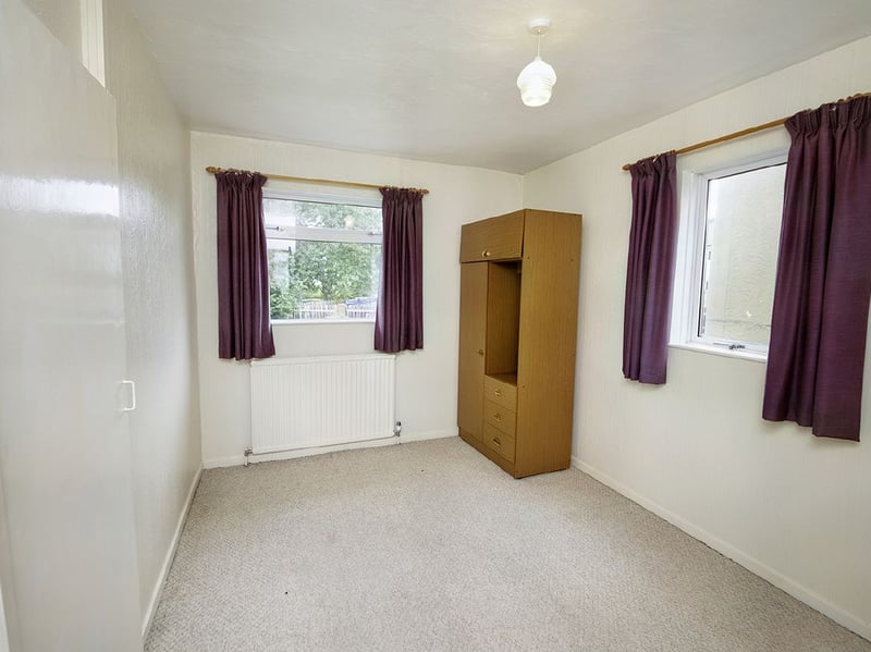 The three bedrooms are found on the first floor. (Photos courtesy of Zoopla)