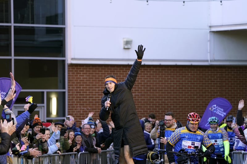 Kevin Sinfield talks to supporters ahead of day one of 7 in 7 in 7 Challenge from Headingley to York Minster. 