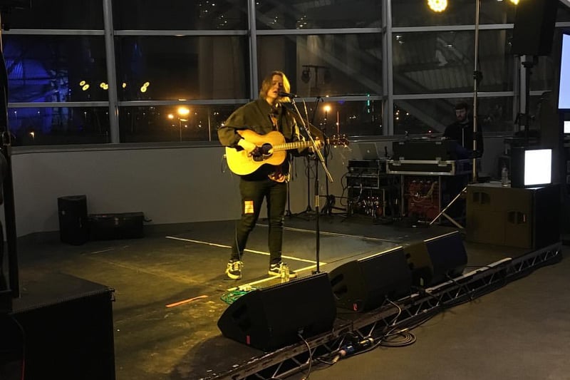 A young Lewis Capaldi headlining the  King Tut's Wah Wah Hut acoustic stage at C2C Country to Country back in March 2017. 