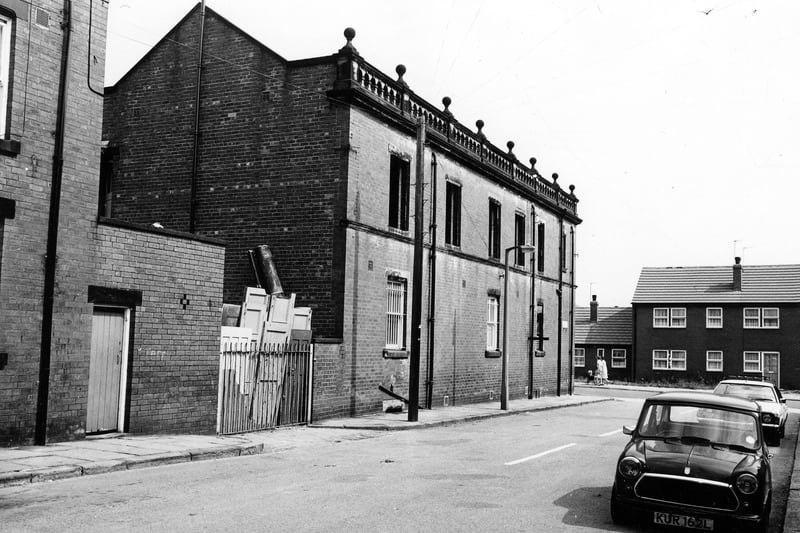 Hardy Terrace looking towards Lodge Lane in July 1984.