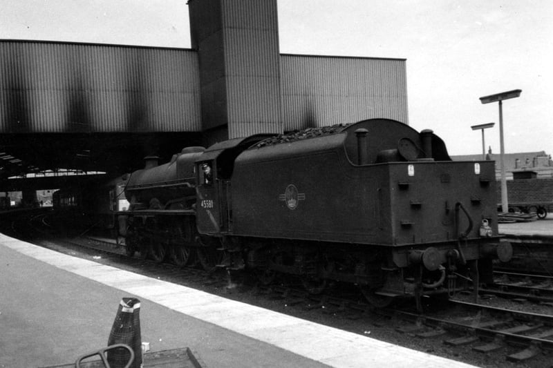 Fab photos take you back to Leeds city centre in 1966