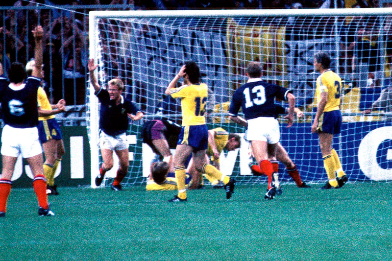 An embarrsing 1-0 loss to Costa Rica in Genoa left Andy Roxburgh's Scotland up against it in their section. They responded with a rousing 2-1 victory over Sweden in Turin thanks to Stuart McCall's goal and Mo Johnston's penalty. However, their Italia 90 campaign ended in the same city when they lost 1-0 to Brazil.