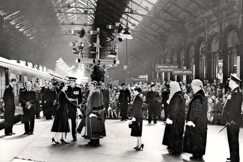 62 ancient retro pics of 1955 Preston, from Queen Elizabeth II to old ...