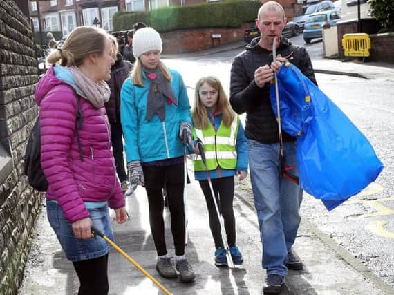 Hunter's Bar Infant school litter pick