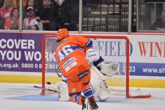 Josh Pitt scores penalty shot