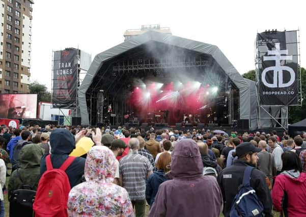 Fans at the Main Stage in Sheffield, United Kingdom on 25 July 2015. Photo by Glenn Ashley.