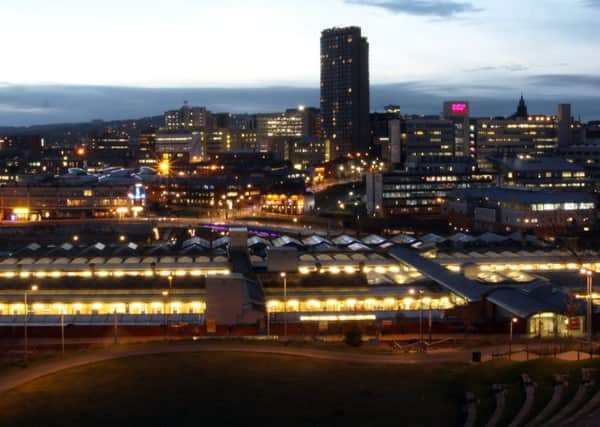 Sheffiled railway station at night