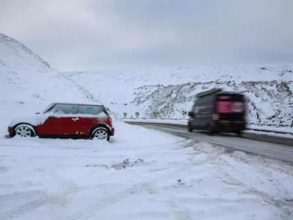 Woodhead Pass closed following collision with vehicles stranded